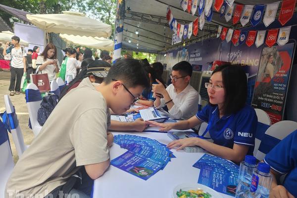 Xét tuyển đại học 2026: Nhóm ngành STEM "lên ngôi", thu hút hơn 53% thí sinh