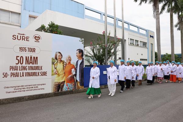Từ tuổi 50, chủ động chăm sóc sức khỏe bằng nguồn sữa giàu dinh dưỡng cho giai đoạn hoàng kim