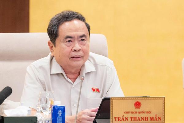 Sửa luật để cắt giảm thủ tục hành chính phải tránh "bình mới rượu cũ"