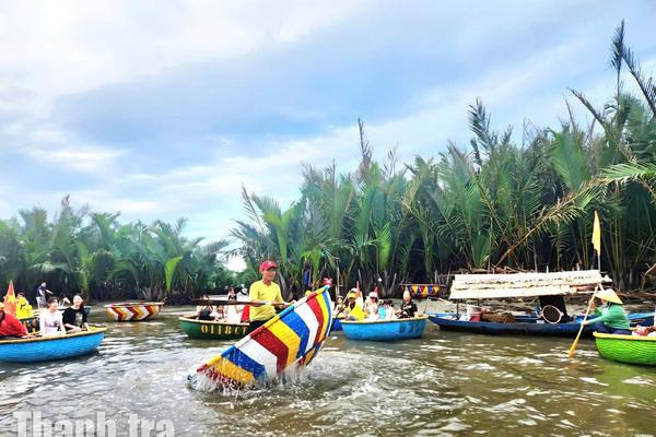 Thu hút 12,2 triệu lượt khách quốc tế, du lịch Việt dồn lực đón… “sóng lớn”