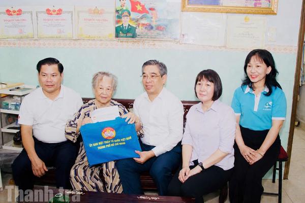 TPHCM huy động hơn 30 tỷ đồng chăm lo người có công dịp 27/7