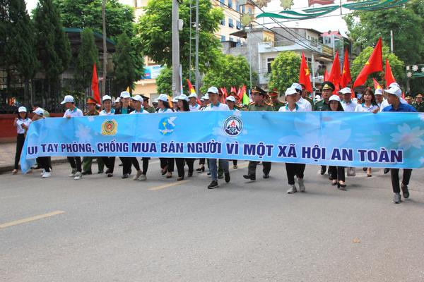 Khuyến khích người dân chủ động phát hiện, tố giác tội phạm mua bán người