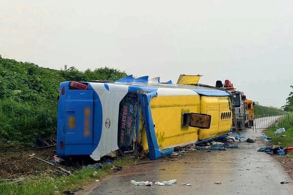 Điều tra, làm rõ nguyên nhân vụ tai nạn trên tuyến cao tốc Pháp Vân - Cầu Giẽ