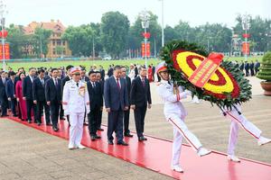 Ban Chấp hành Trung ương vào lăng viếng Bác trước phiên khai mạc Hội nghị Trung ương 3