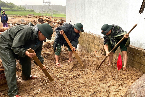 Bộ đội Biên phòng Lai Châu khẩn trương cứu nạn, hỗ trợ người dân vùng lũ xã Mường Than