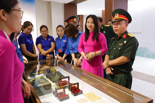 "Thanh xuân gửi lại" – những kỷ vật thiêng liêng của cán bộ đi B
