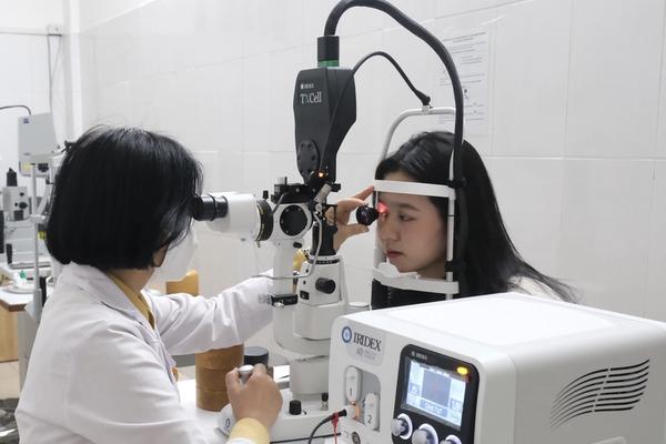 Người dân không tự ý mua thuốc điều trị đau mắt đỏ