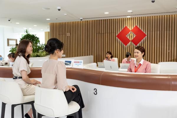 Lợi nhuận quý 2, Techcombank chạm đỉnh mới từ động lực tăng trưởng đa chiều