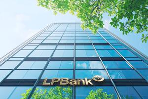 LPBank đa dạng hóa nguồn thu, thu nhập ngoài lãi tăng bứt phá nửa đầu năm