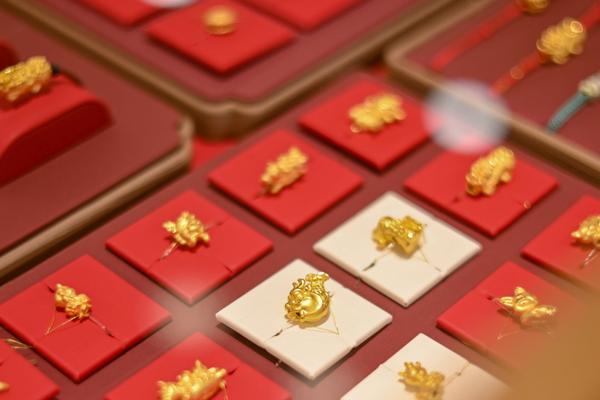 Giá vàng hôm nay 23/7: Vàng vượt mốc 4.100 USD/ounce, đối mặt nhiều lực cản