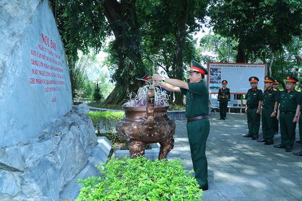Đền ơn đáp nghĩa là trách nhiệm thiêng liêng với các thế hệ đi trước