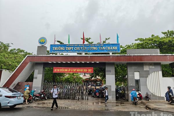 Độc lạ Đắk Lắk: Sốc với điểm chuẩn vào trường chuyên