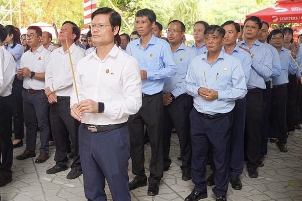 Phân Bón Miền Nam thành kính dâng hương tưởng niệm các Anh hùng liệt sĩ