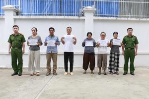 Bóc trần những cái bẫy "việc nhẹ, lương cao" trên không gian mạng