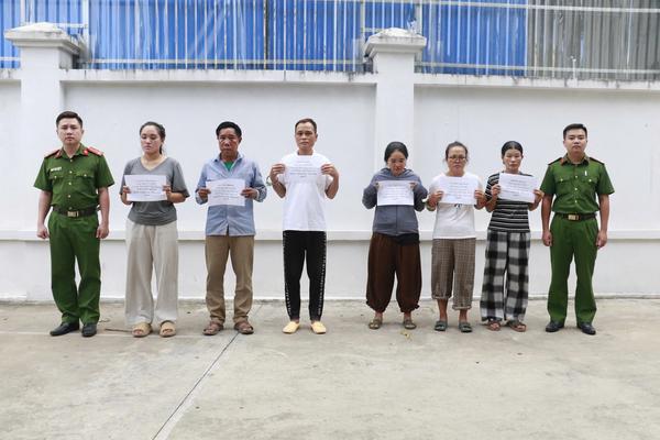 Bóc trần những cái bẫy "việc nhẹ, lương cao" trên không gian mạng