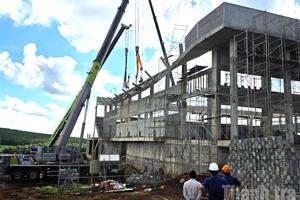 Công an thu thập hồ sơ điều tra sự cố nhà thi đấu hơn 22 tỷ đồng ở Đắk Lắk