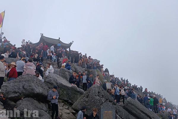 Tiếp tục hoàn thiện các quy định chi tiết về hoạt động tín ngưỡng, tôn giáo