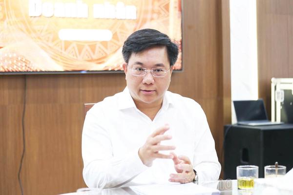 Chủ tịch Phú Thọ gỡ vướng dự án giáo dục FPT tại Cà phê doanh nhân