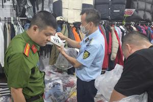 Công an Hà Nội phát hiện, xử lý hàng nghìn vụ vi phạm về buôn lậu, gian lận thương mại và hàng giả