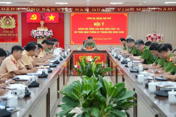 TP Huế: Thiếu tướng Nguyễn Thanh Tuấn chỉ đạo quyết liệt nhiều giải pháp bảo đảm trật tự, an toàn giao thông