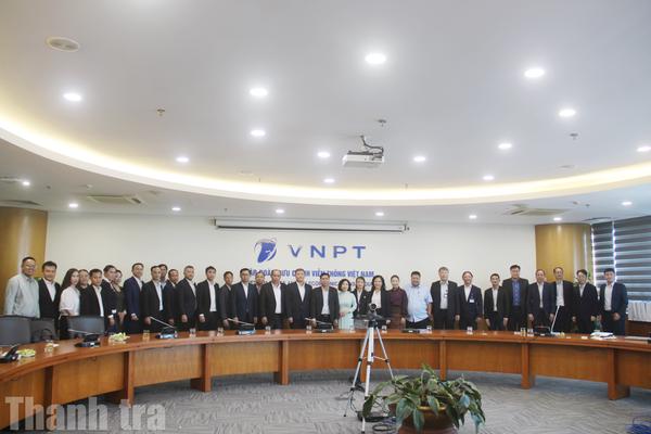 Đoàn cán bộ Thanh tra Nhà nước Lào học tập kinh nghiệm chuyển đổi số tại VNPT