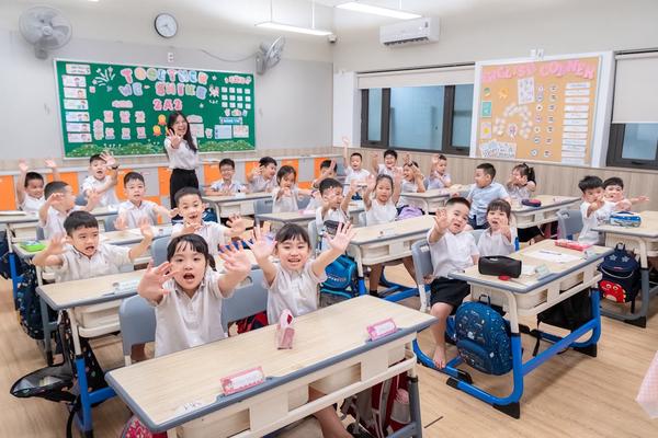 Học sinh trường công tựu trường sớm nhất vào ngày 22/8