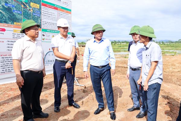 Nghệ An thúc tiến độ các dự án đầu tư công, tháo gỡ khó khăn cao tốc Vinh - Thanh Thủy