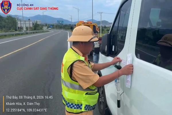 Khi tính mạng hành khách đặt sau vô-lăng của người coi thường pháp luật