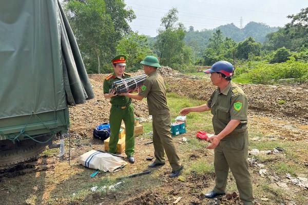 Công an Thanh Hoá: Tiêu huỷ hàng trăm khẩu súng, công cụ hỗ trợ và 1.705 viên đạn