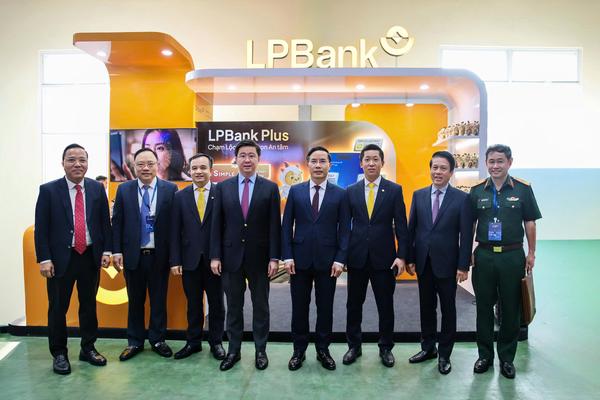 LPBank mang giải pháp ngân hàng số AI-First đến sự kiện Chuyển đổi số ngành Ngân hàng năm 2026