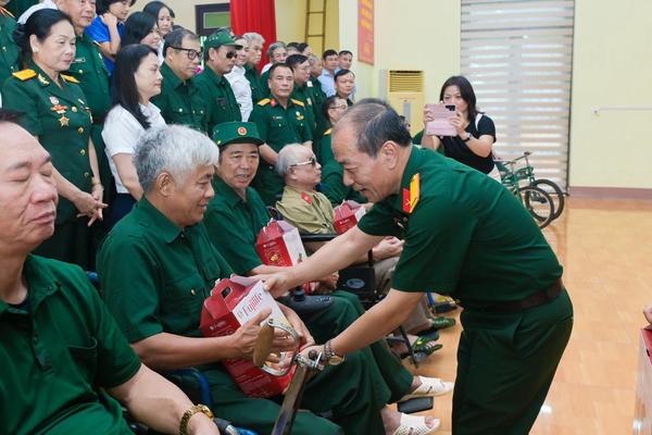 Quy định mức hưởng trợ cấp, phụ cấp và các chế độ ưu đãi người có công với cách mạng