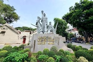 Hà Nội di dời tượng đài "Quyết tử để Tổ quốc quyết sinh"