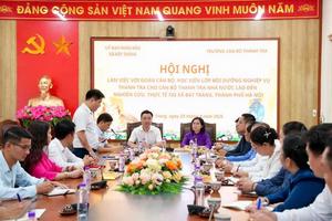 Đoàn Thanh tra Nhà nước Lào thực tế tại xã Bát Tràng, TP Hà Nội