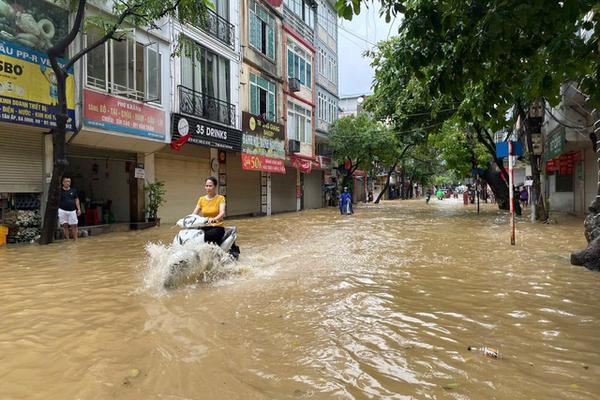 Ngập lụt đô thị: Không chỉ tập trung thoát nước nhanh mà quản lý rủi ro từ khâu quy hoạch