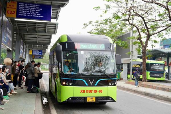 Hà Nội miễn phí xe buýt, tàu điện dịp Quốc khánh 2/9