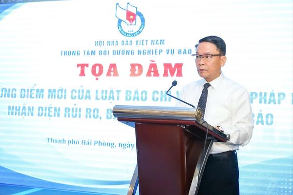 Nhận diện rủi ro pháp lý để bảo vệ người làm báo