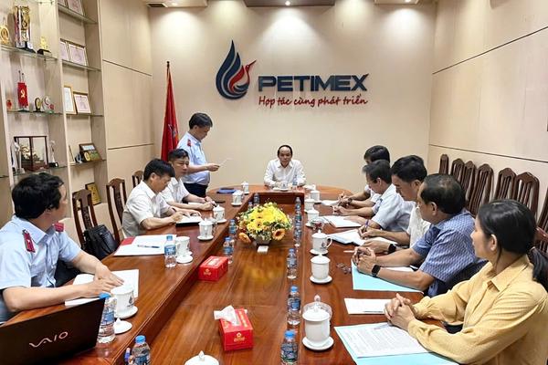Bài 1: Vượt "bức tường" ngăn cách sự thật, làm rõ những chuyến hàng xuyên biên giới