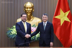 Việt Nam luôn coi trọng quan hệ hữu nghị truyền thống và Đối tác toàn diện với Chile