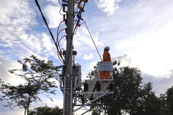 Điện lực Tủa Chùa (Công ty Điện lực Điện Biên) đóng điện 3 trạm biến áp phục vụ Nhân dân đón Tết Độc lập 2/9