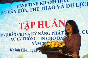 Chia sẻ kinh nghiệm xử lý thông tin báo chí tại Khánh Hòa