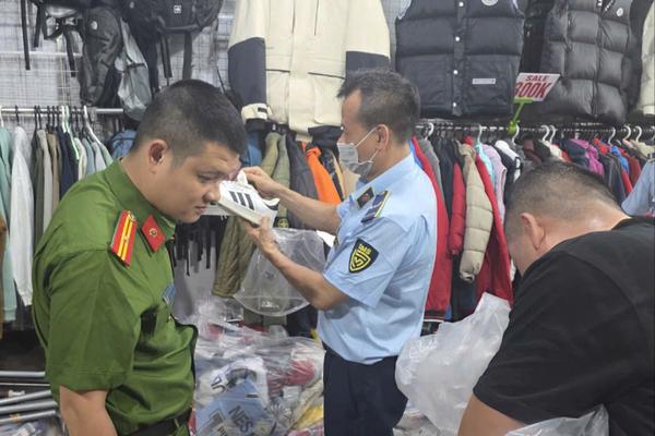 Hà Nội tăng kiểm soát hàng hóa, bảo vệ quyền lợi người tiêu dùng