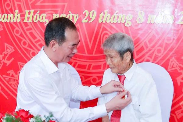 Dấu son 80 năm tuổi Đảng của những đảng viên lão thành xứ Thanh