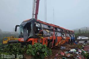 Gia Lai: Bước đầu xác định nguyên nhân vụ lật xe khách khiến 1 người tử vong