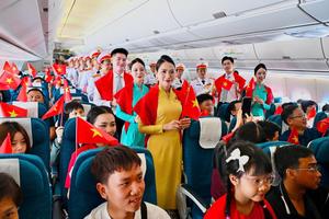 Giai điệu Quốc khánh vang lên ở độ cao 10.000 mét trên chuyến bay Vietnam Airlines