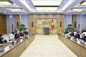 Chủ tịch Quốc hội: Việt Nam sẵn sàng tạo điều kiện thuận lợi cho doanh nghiệp, nhà đầu tư Pháp