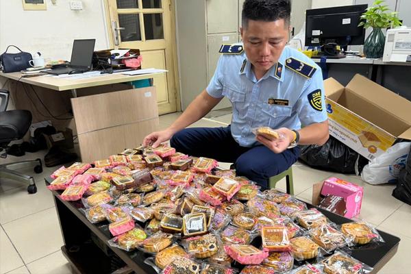 Thu giữ hơn 2.100 bánh Trung thu do nước ngoài sản xuất không có hóa đơn, chứng từ
