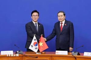 Chủ tịch Đảng Dân chủ Đồng hành Kim Min Seok: Hai nước đã trở thành những người trong một gia đình