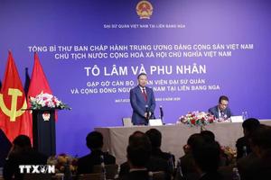 Tổng Bí thư, Chủ tịch nước Tô Lâm gặp gỡ cán bộ, nhân viên Đại sứ quán và cộng đồng người Việt Nam tại Liên bang Nga
