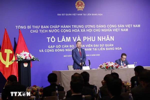 Tổng Bí thư, Chủ tịch nước Tô Lâm gặp gỡ cán bộ, nhân viên Đại sứ quán và cộng đồng người Việt Nam tại Liên bang Nga