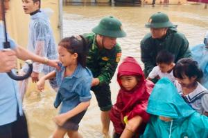 Mưa lũ ngập úng diện rộng, thiệt hại về nhà ở, hạ tầng giao thông rất nặng nề